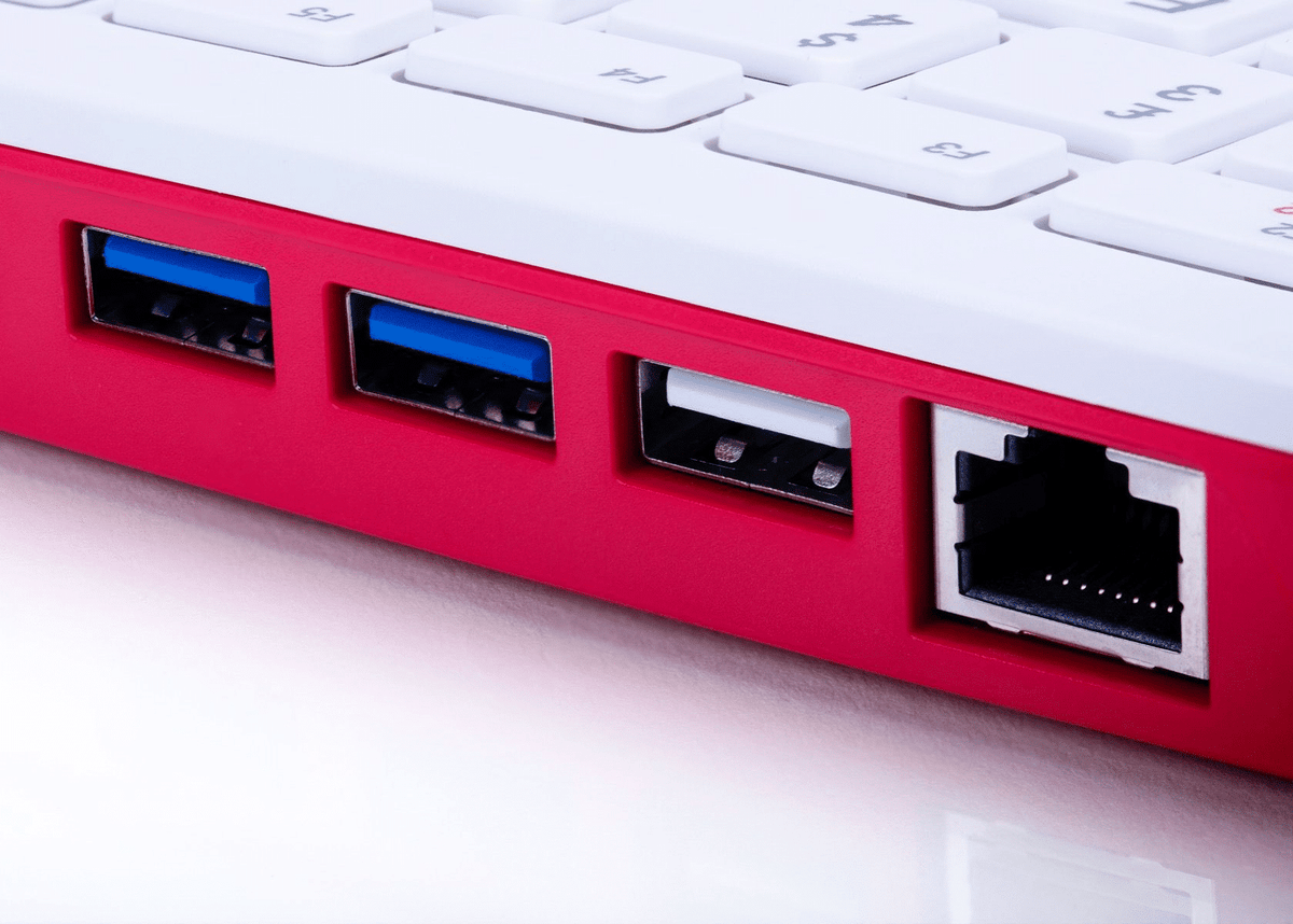 Official Raspberry Pi 400 Personal Computer-German Layout (Unit Only)