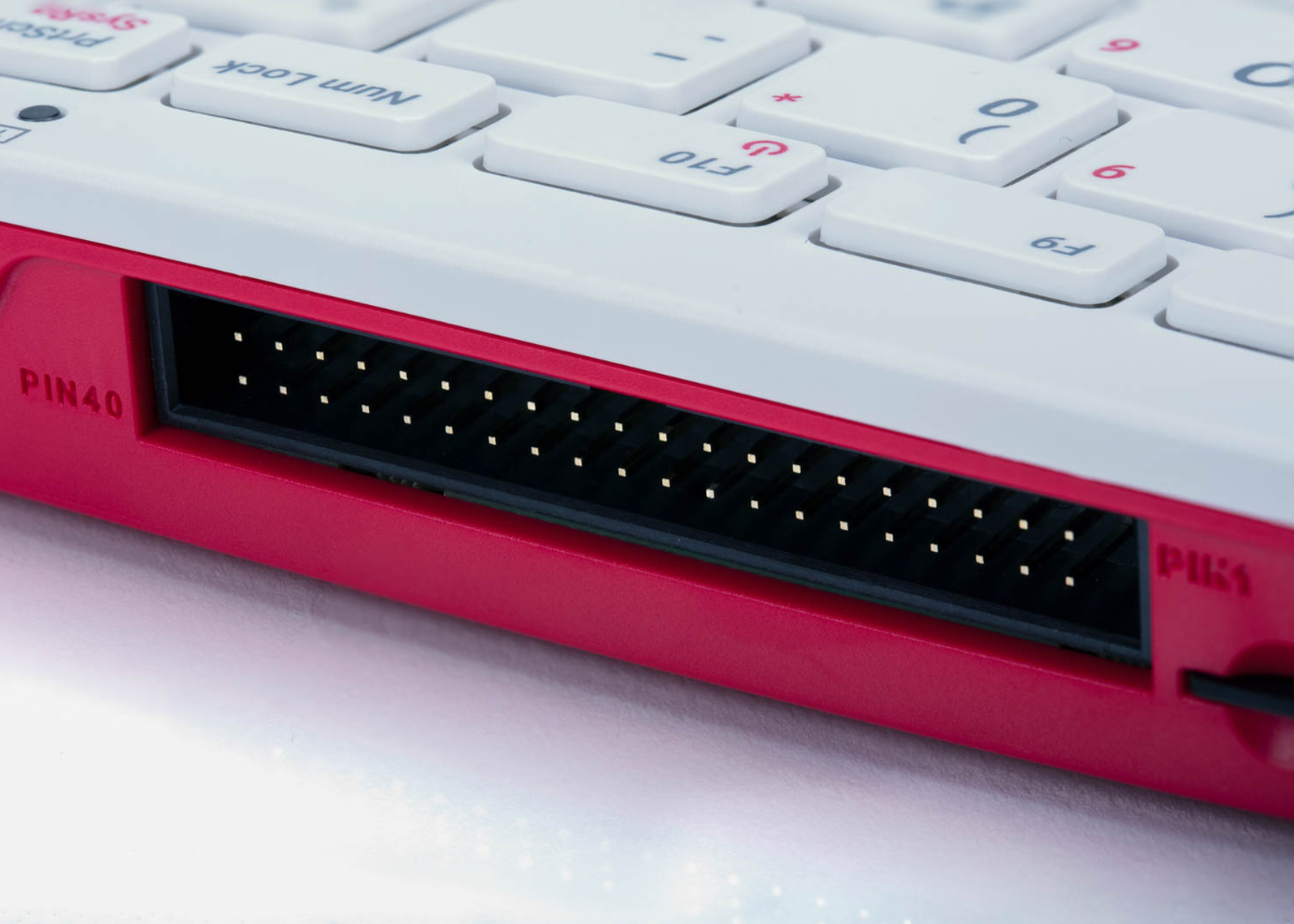 Official Raspberry Pi 400 Personal Computer-German Layout (Unit Only)